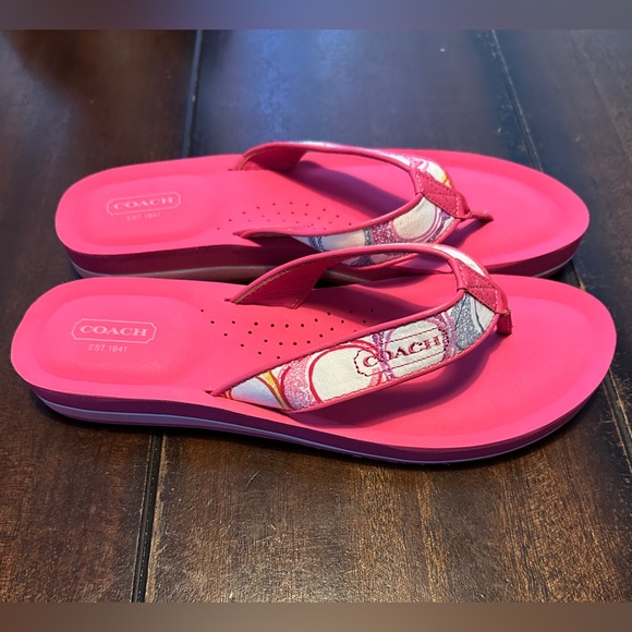 ⭐️NWOT Coach Pink Jolie Flip Flop Thong Sandals Size 11⭐️ - Picture 2 of 6